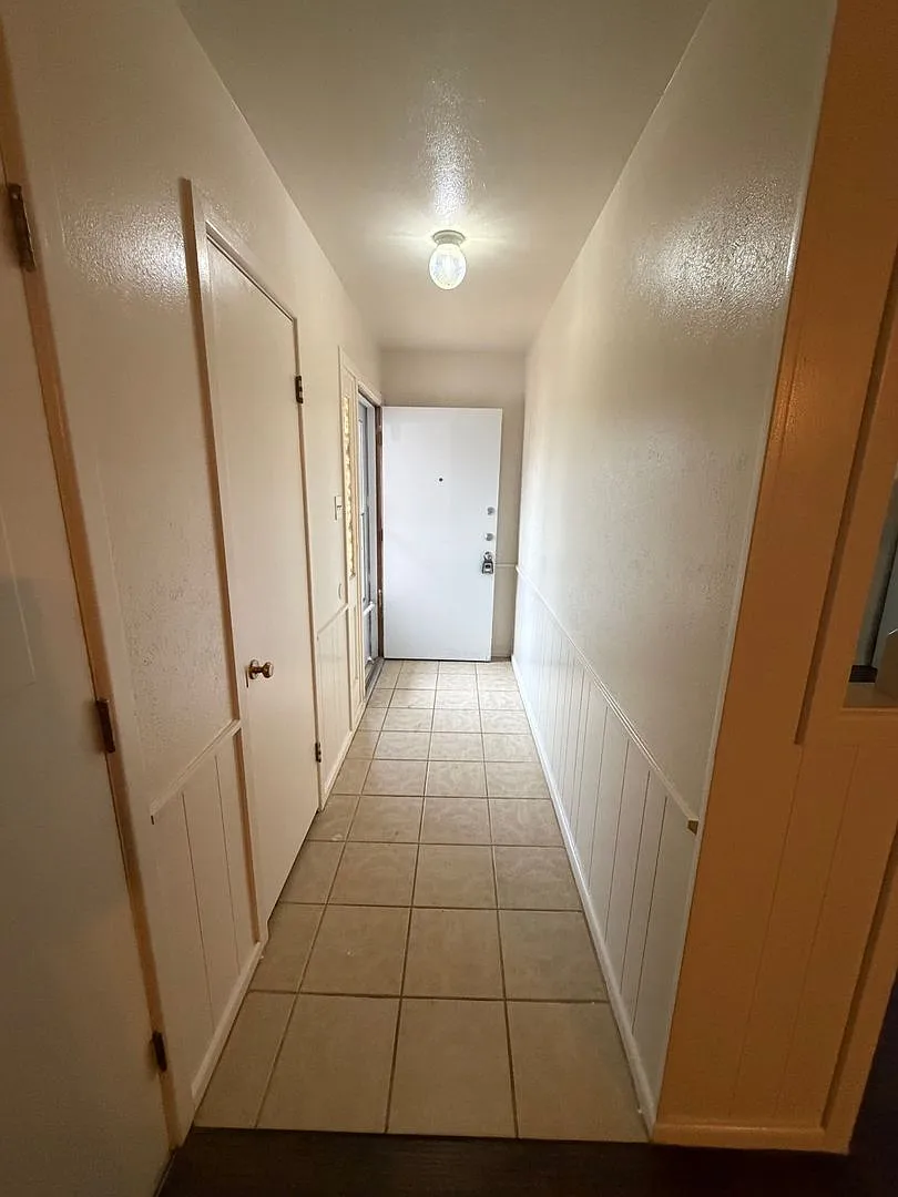 MC 2412 33rd Street — Photo 3