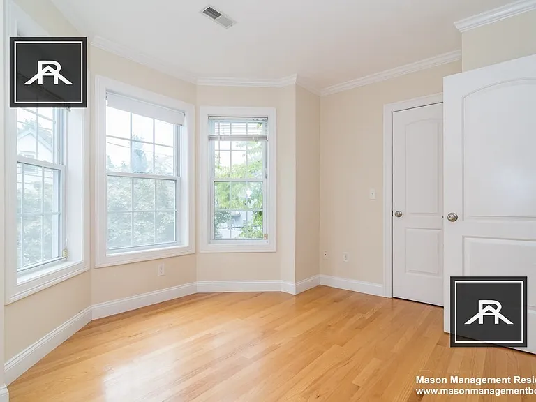 125 Russell St #1 — Photo 5