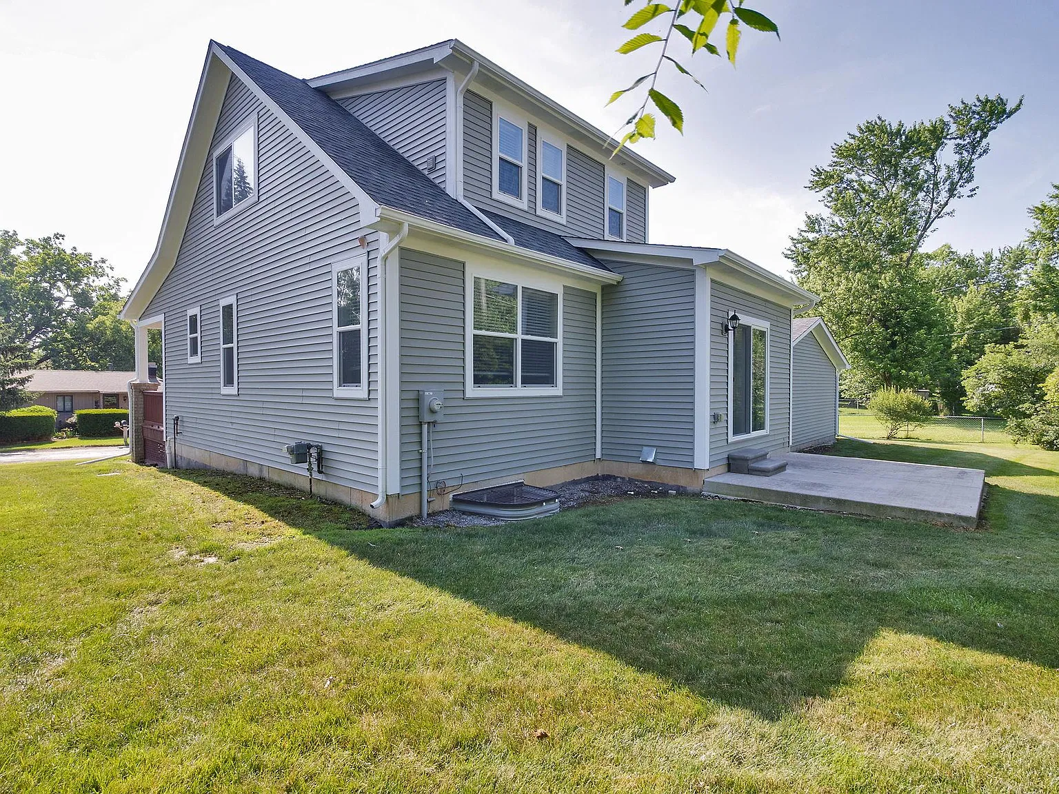 3 bed, 2.5 bath, 1617 sqft, $2,550 — Photo 4