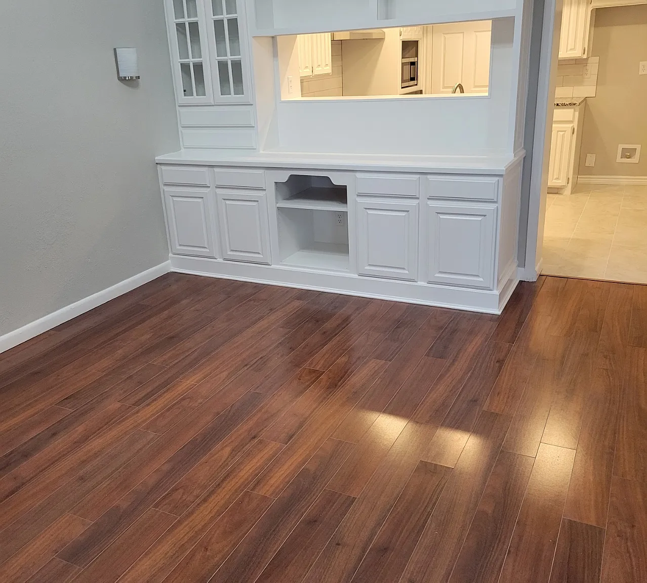 3 bed, 2.5 bath, 1972 sqft, $2,000 — Photo 2