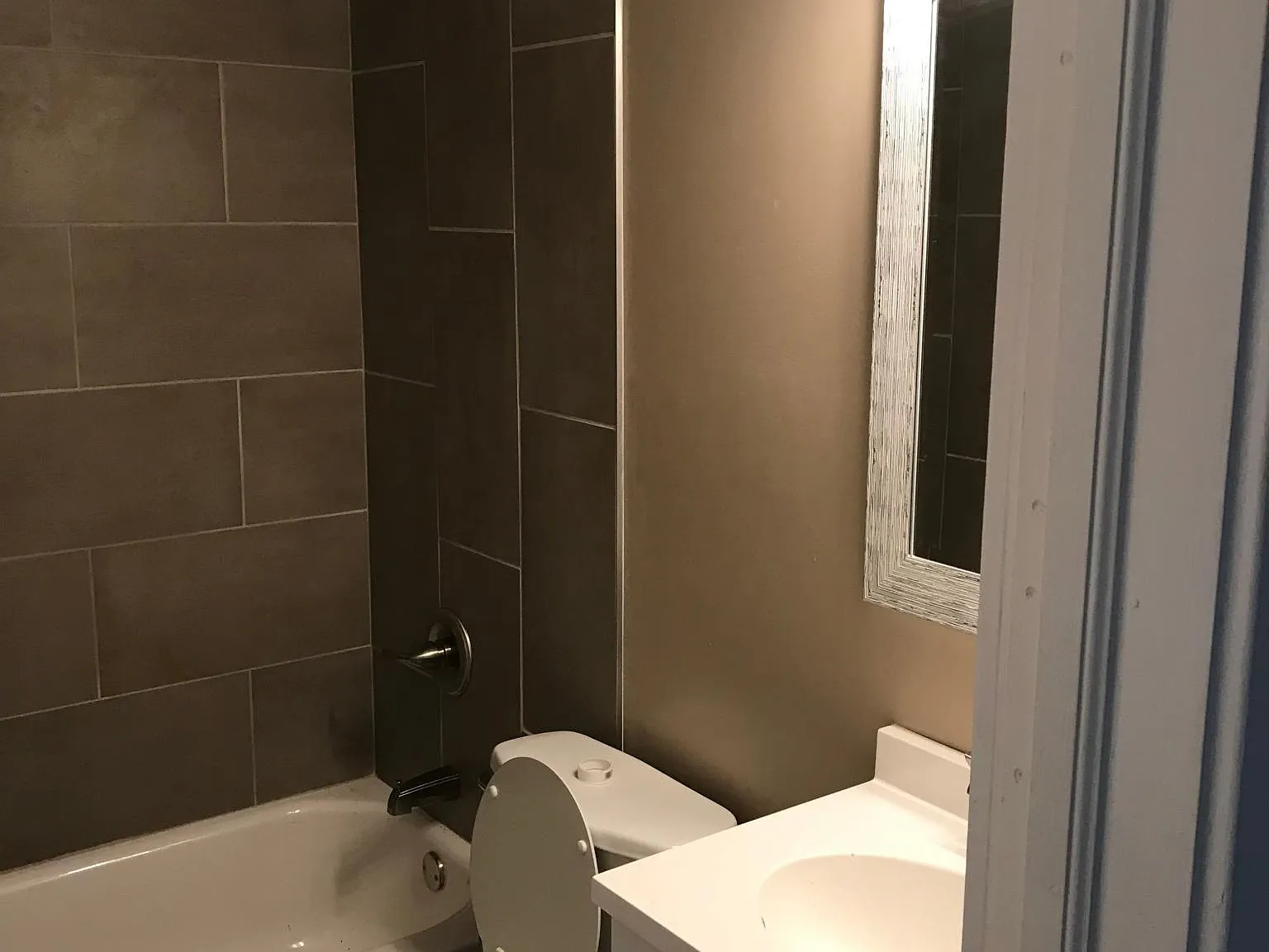 3 bed, 1.5 bath, 1000 sqft, $950 — Photo 4