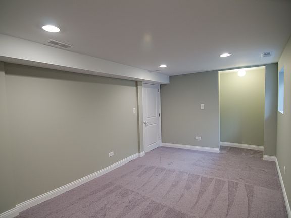 3rd image of 1529 S 58th Ct