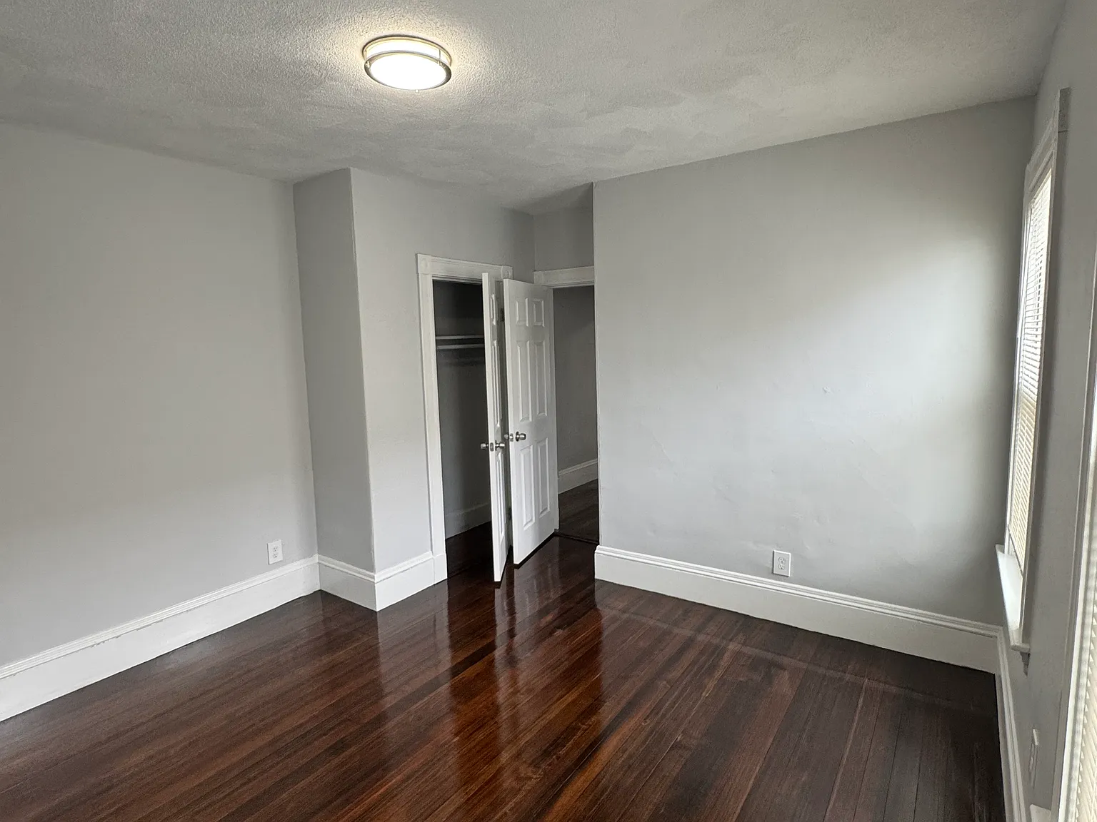 4 bed, 9999 sqft, $4,500 — Photo 4