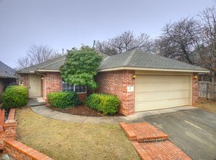3 S Ridge Pointe Dr, Edmond, OK 73034