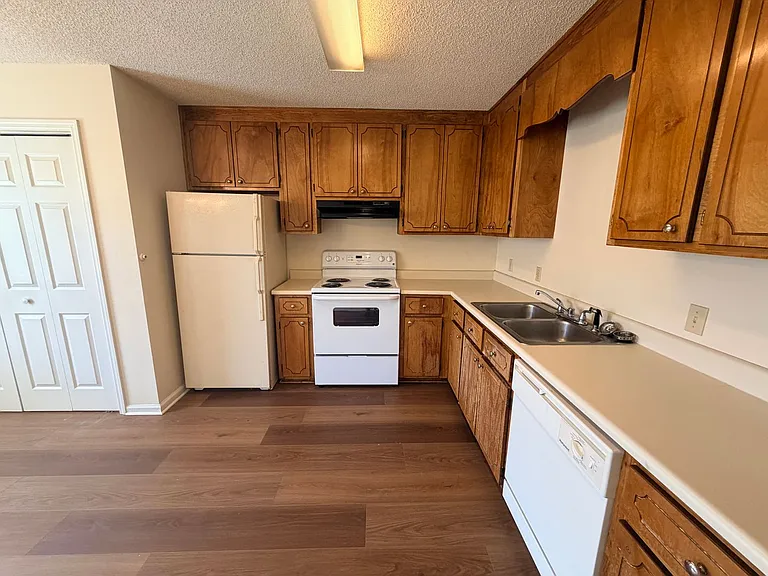 1438 Green St — Photo 19