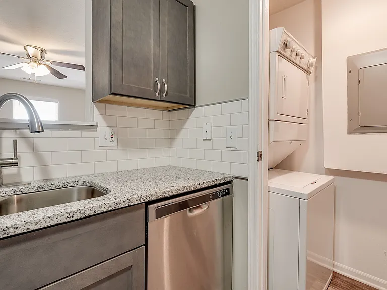 Watkins Glen Apartments — Photo 32