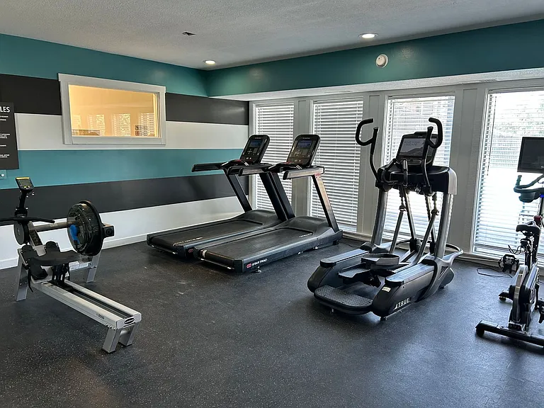 Bellevue Hills Apartment Homes — Photo 24