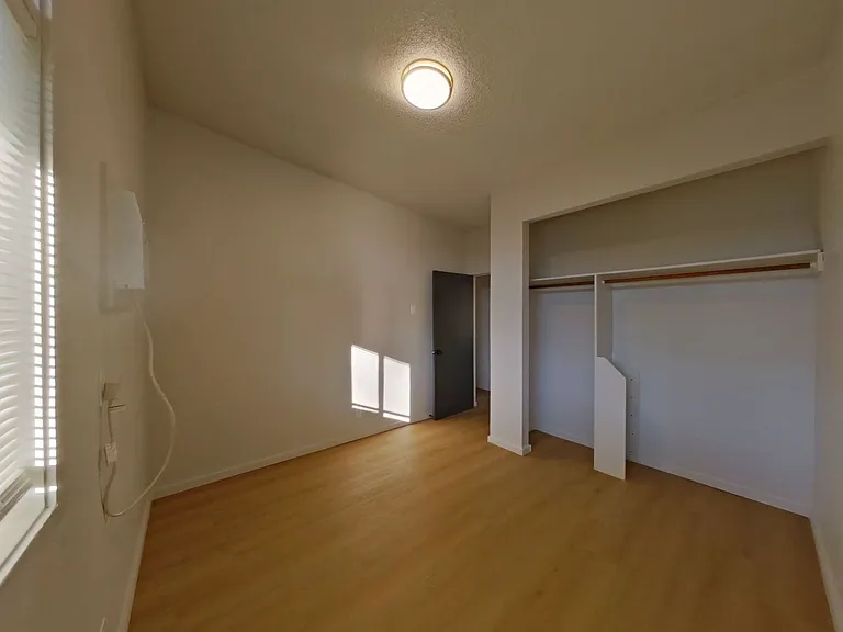 University Manor - Newly Renovated Units just a short walk from Campus! — Photo 95
