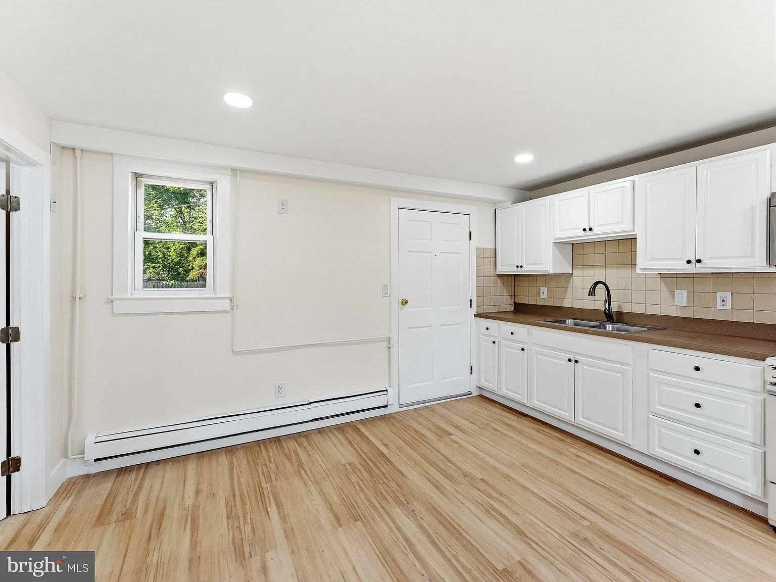 1 bed, 600 sqft, $2,200 — Photo 3