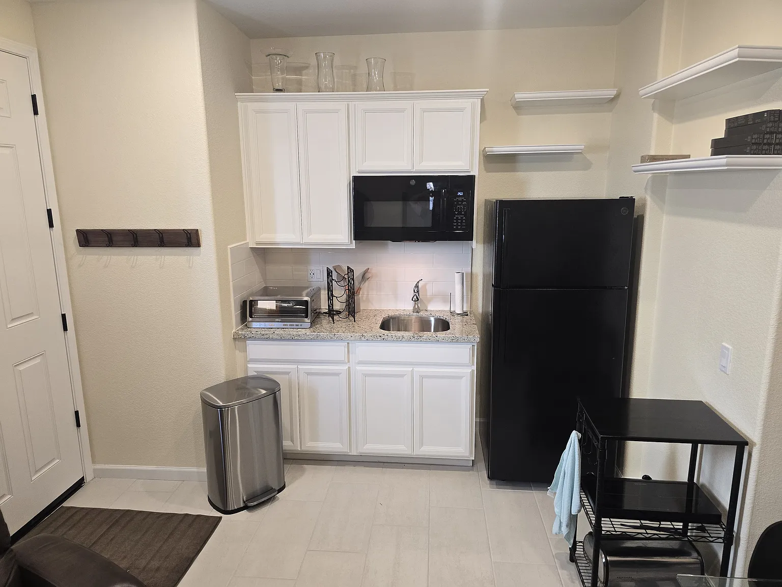 1 bed, 550 sqft, $1,750 — Photo 3