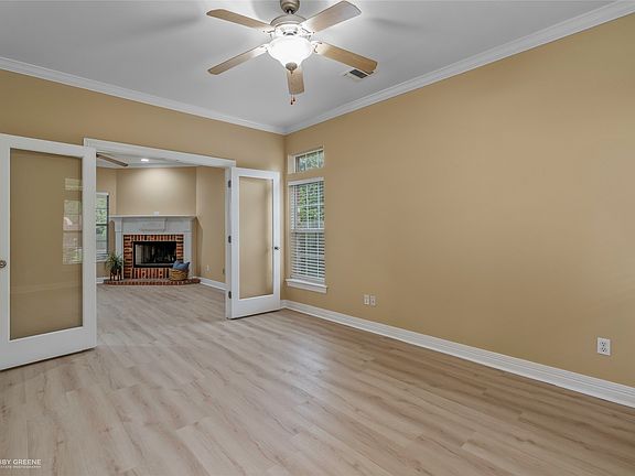 3rd image of 102 Dogwood South Ln