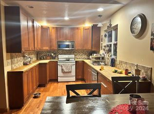 140 Ridgecrest Dr, Marion, NC 28752