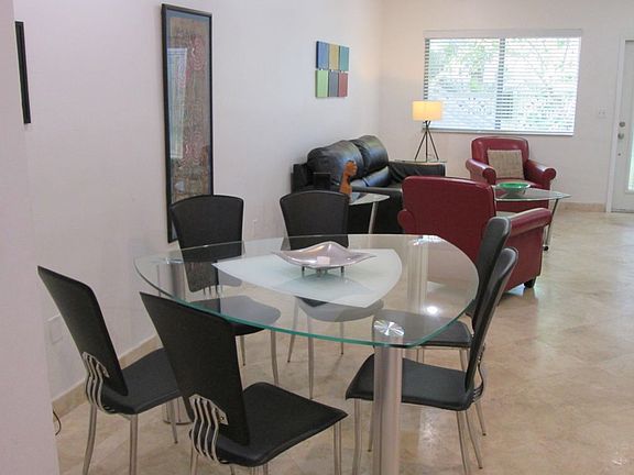 2nd image of 8435 Crespi Blvd APT 1