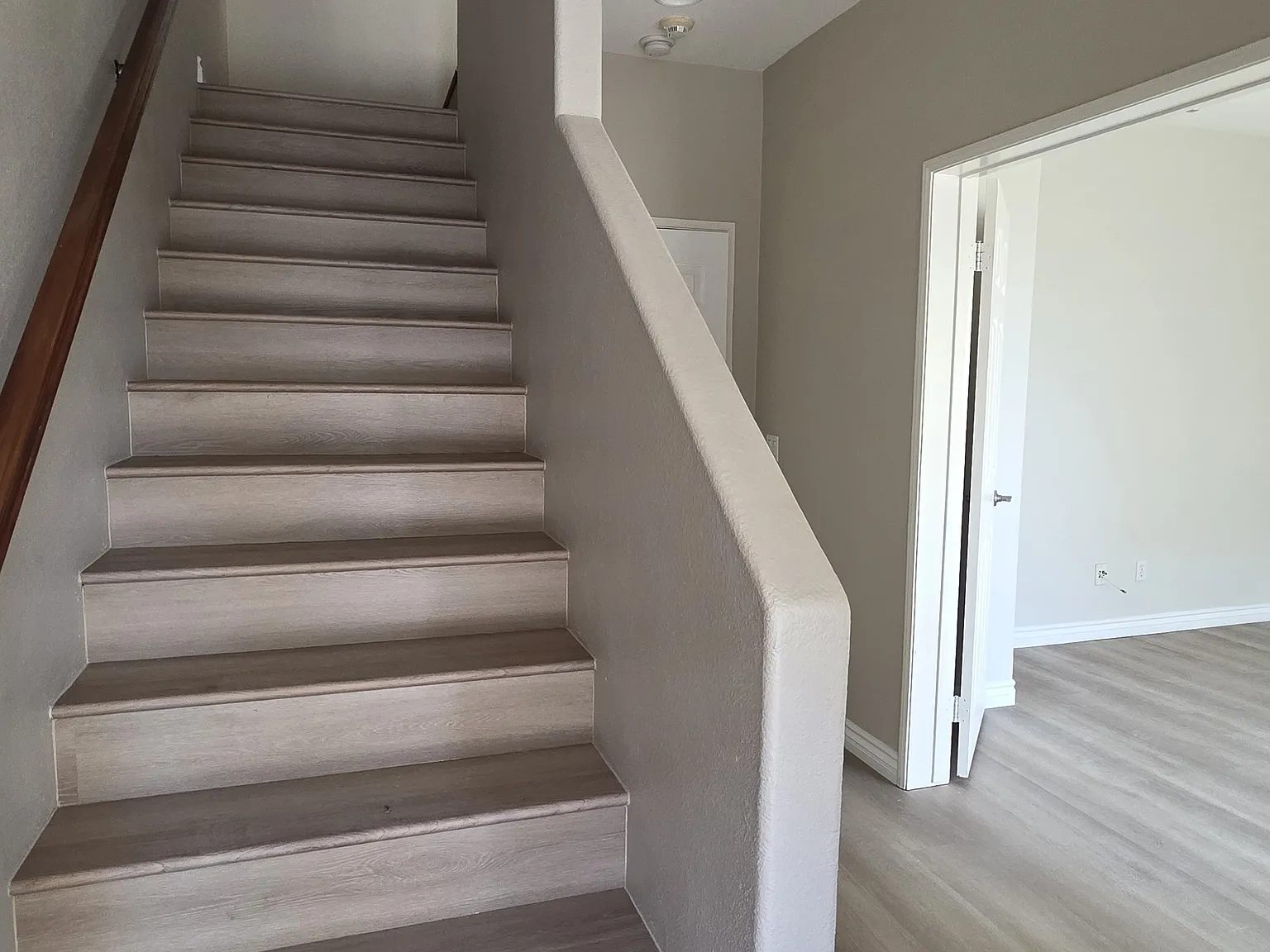 3 bed, 2.5 bath, 1389 sqft, $3,490 — Photo 4