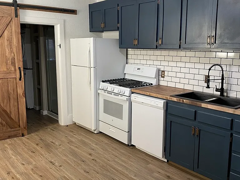 2915 W Platte Ave — Photo 17