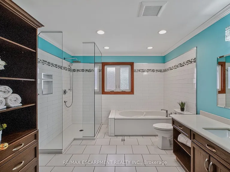 41 Candor Cres — Photo 35