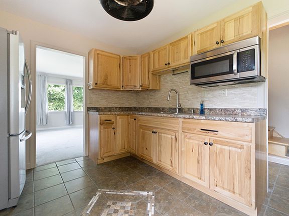 4th image of 10921 Huron St