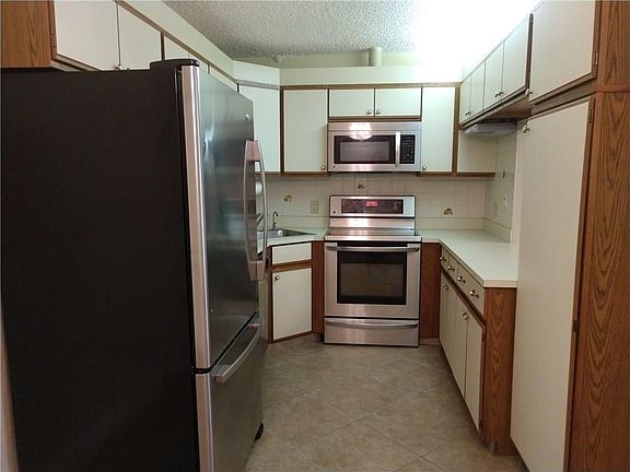 4th image of 2114 SW Silver Pine Way APT C1
