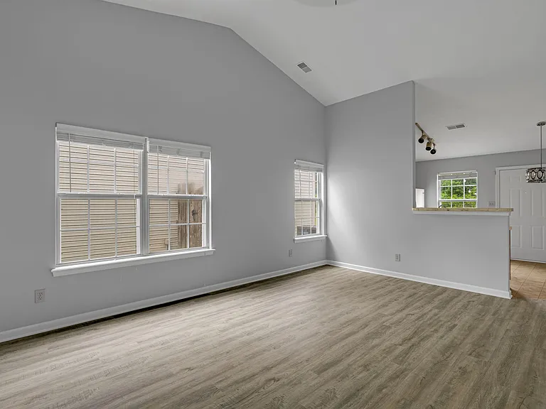5182 Pin Oak Dr — Photo 4