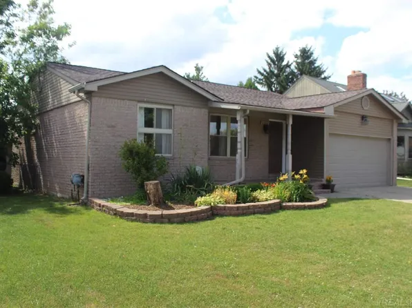 46561 Plum Grove Rd, Macomb, MI 48044