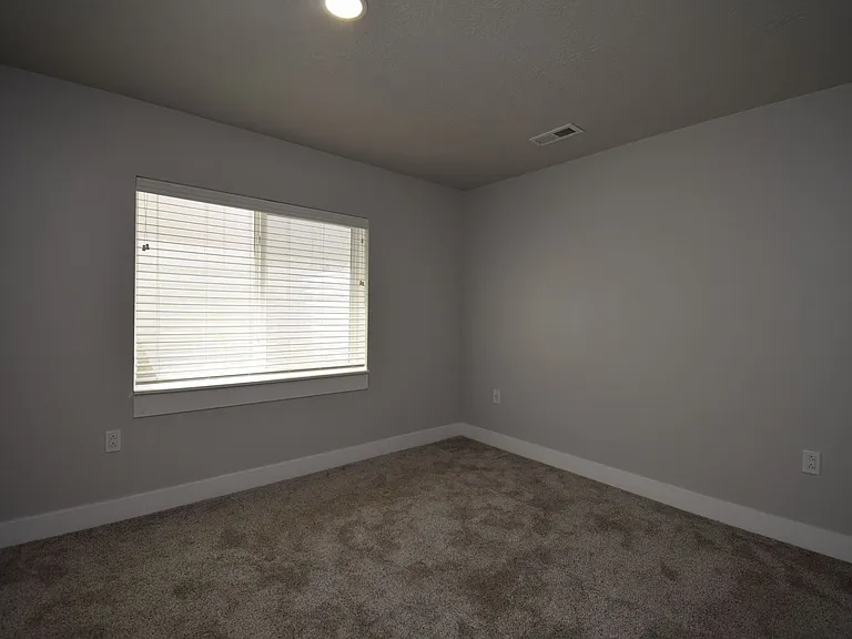 904 W Ellsworth St — Photo 6