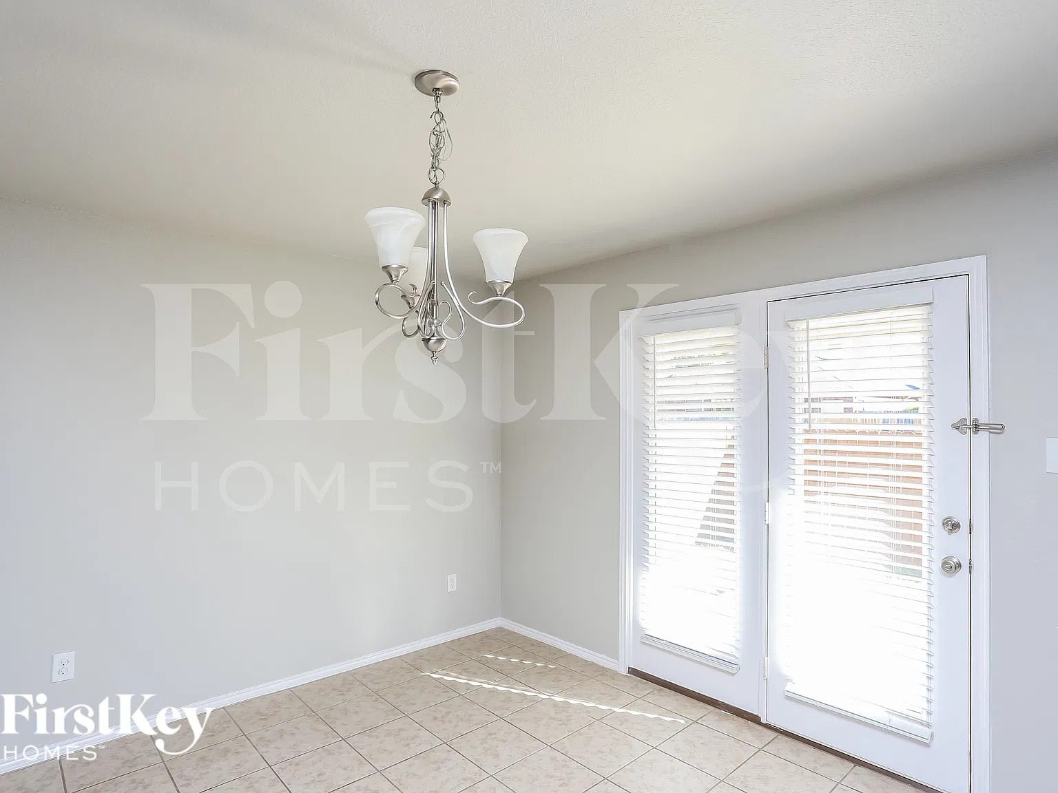3 bed, 2.5 bath, 2106 sqft, $2,295 — Photo 4