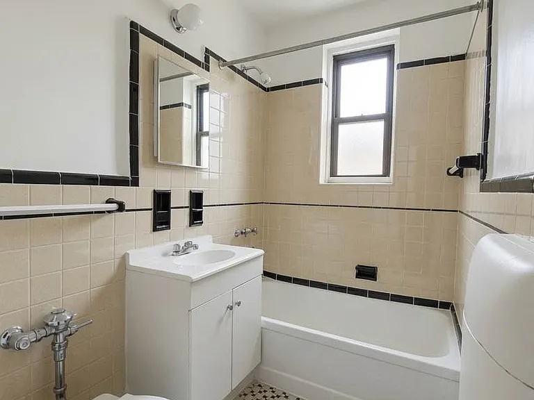 4216 80th St #2B — Photo 8