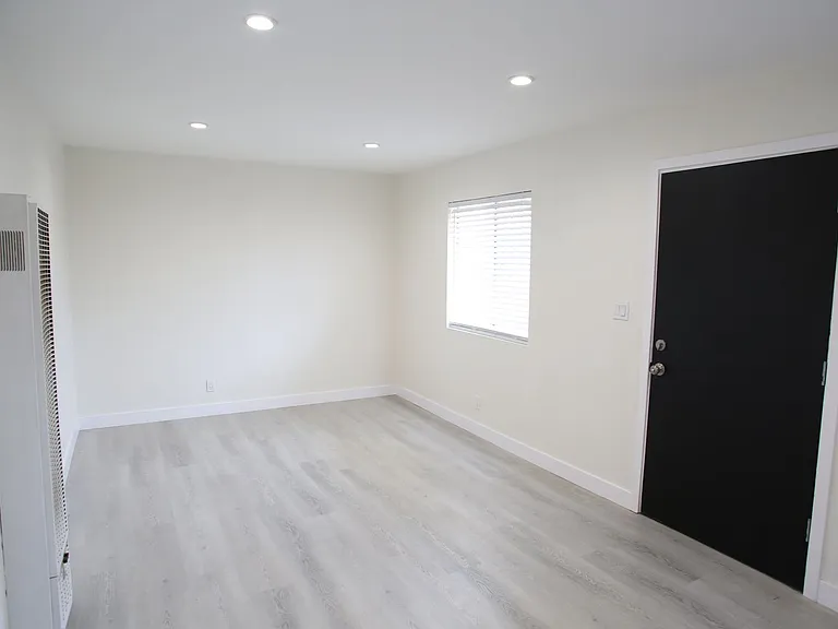 1312 W. Florence Ave — Photo 5