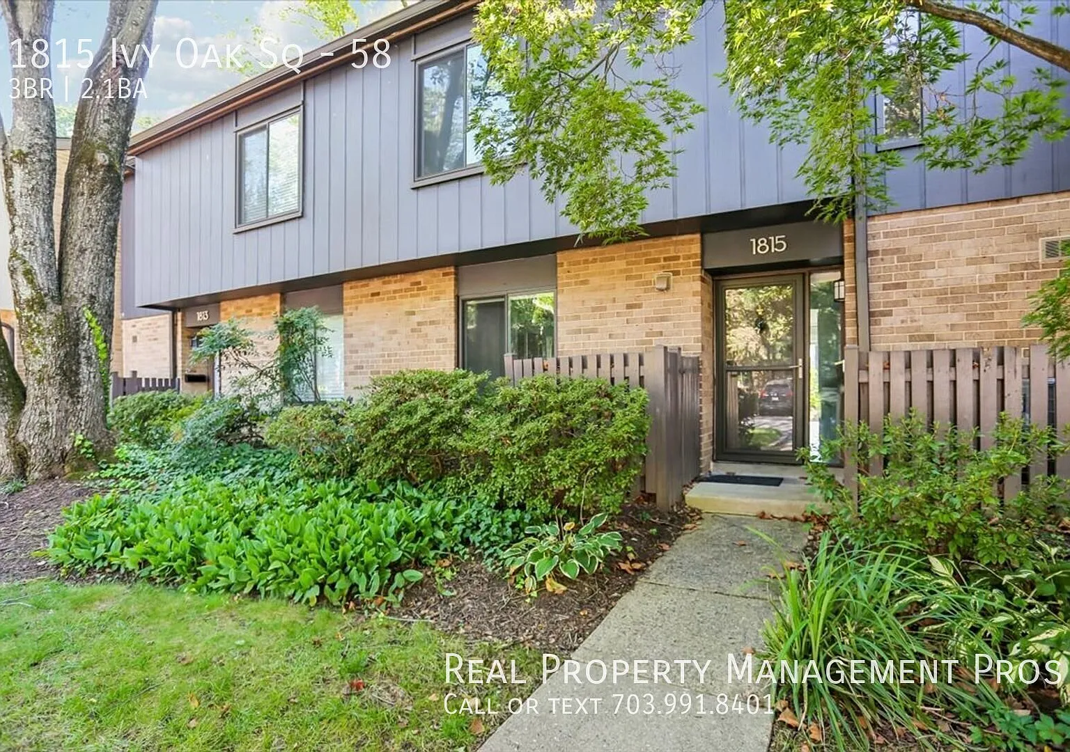 Beautiful Townhouse-Style Condo For Rent in Ivy Oak Condominiums! — Photo 1