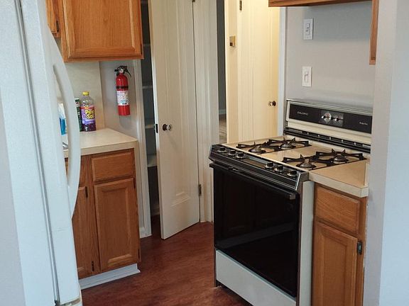 4th image of 26372 Powers Ave