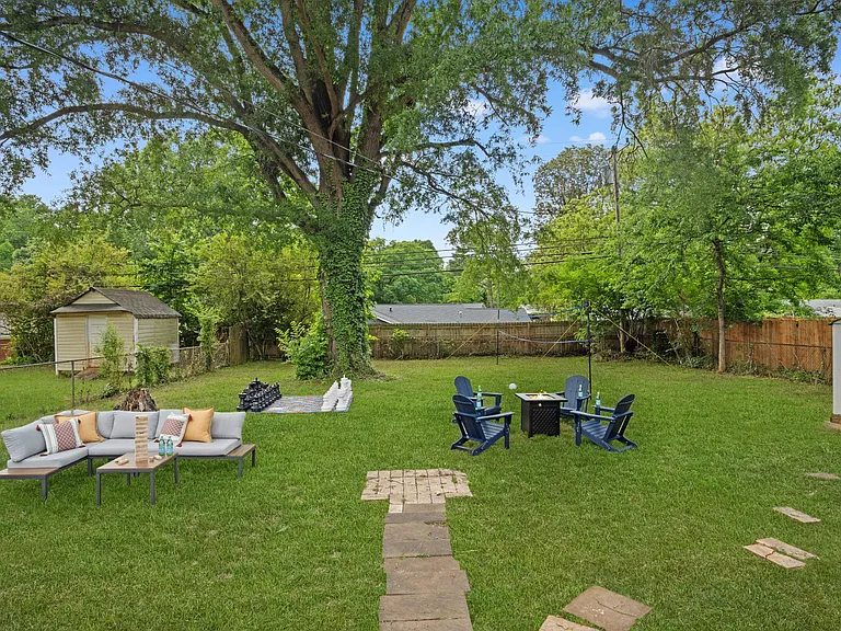 2020 Eastway Dr — Photo 6