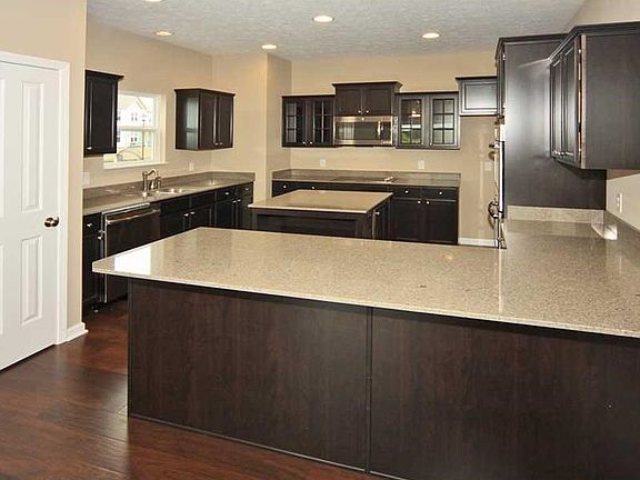 This photo is of the same model but in a different CalAtlant