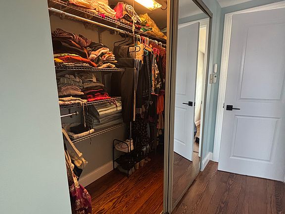 5th image of 1022 Riverside Ave