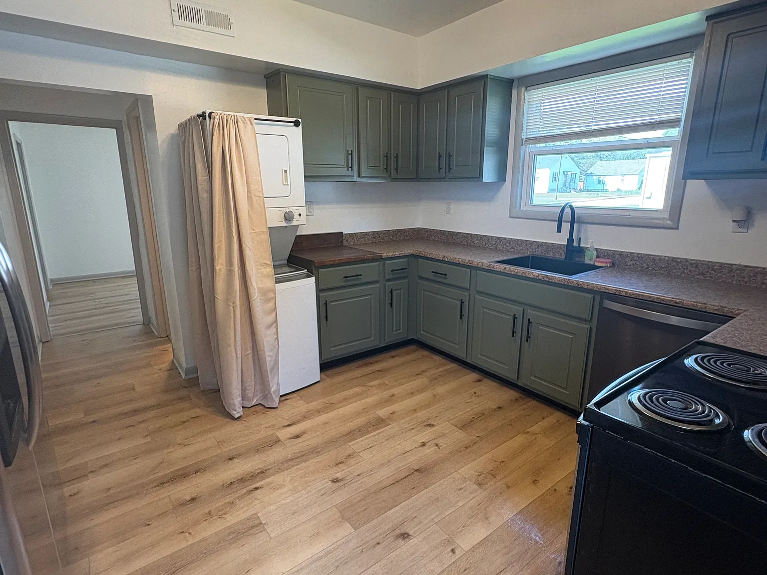 3 bed, 1260 sqft, $1,700 — Photo 2