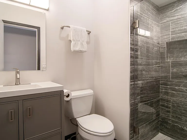 1059 W Cornelia Ave #2 — Photo 17