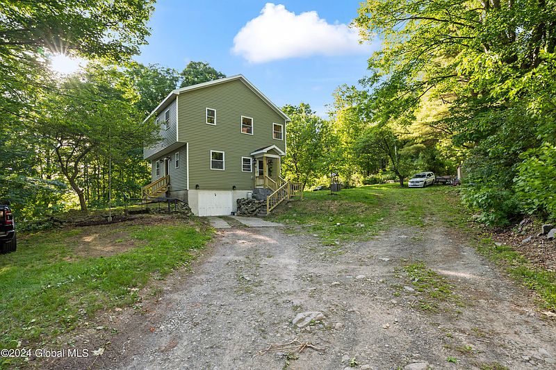 2nd image of 1324 Blue Factory Hill Road