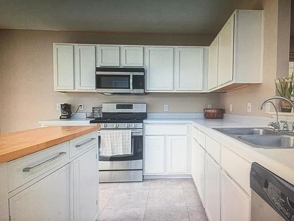 4th image of 223 Western Dr