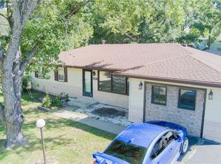 706 W 16th St, Maryville, MO 64468