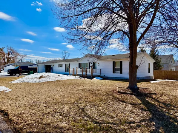 305 Cedar St, Cheboygan, MI 49721