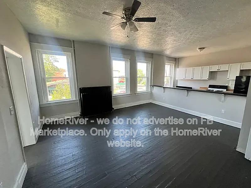 1 bed, 1.0 bath, $1,300 — Photo 2