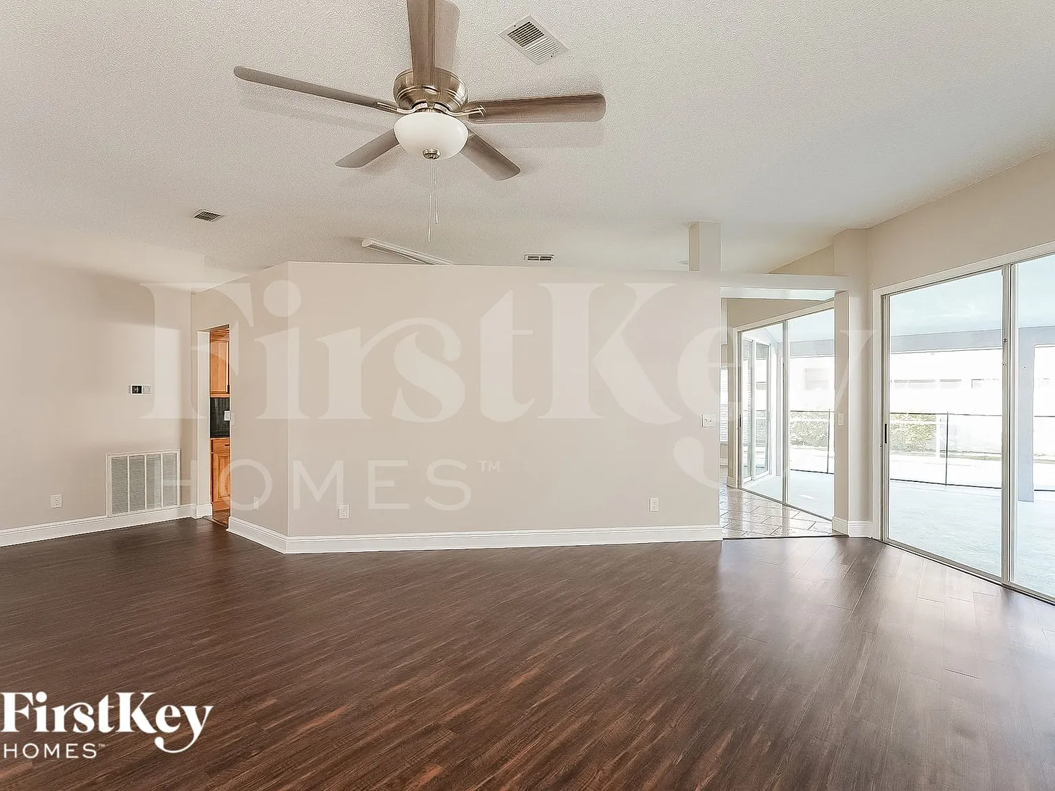 3 bed, 2.0 bath, 1886 sqft, $2,800 — Photo 3