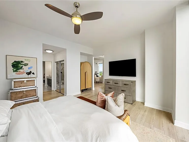 2795 Peachtree Rd NE #1701 — Photo 18
