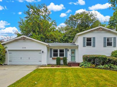 2216 Woodhavens Dr, Bloomington, IL, 61701
