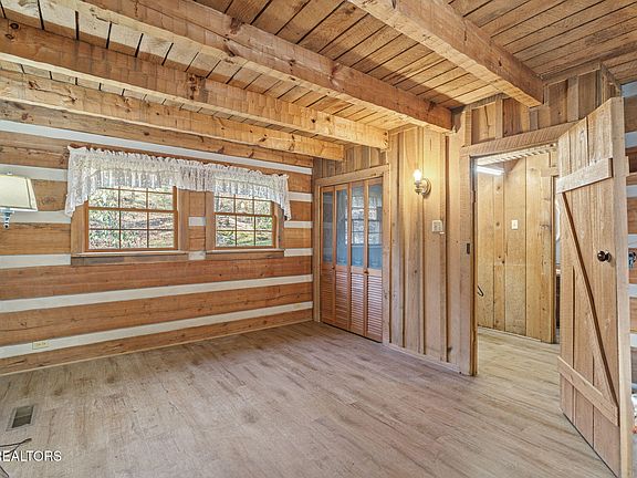 14th image of 205 Tobby Hollow Ln