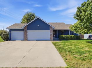 4109 SW Moundview Dr, Topeka, KS 66610