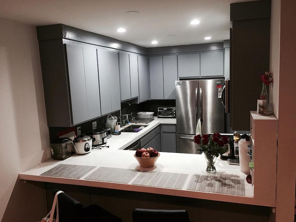 2nd image of 1250 S Beverly Glen Blvd APT 209