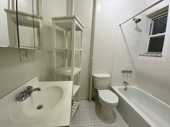 4th image of 306 E 83rd St APT 2B