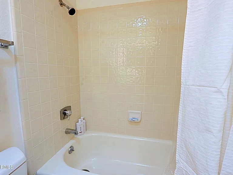 703 E Auburn Dr — Photo 28