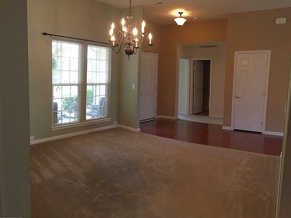 4th image of 27 Young Harris Dr
