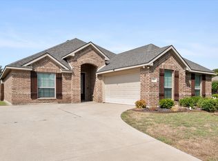 217 Cambridge St, Waxahachie, TX 75165